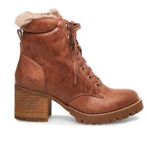 NIB Steve Madden tan boots